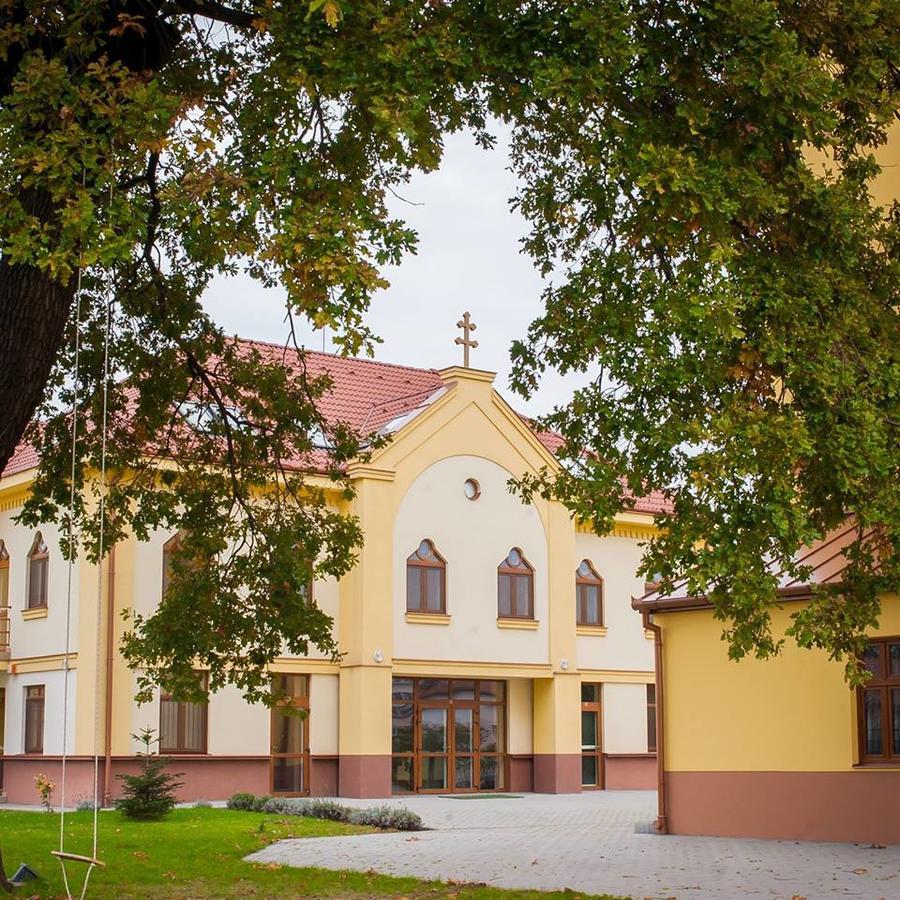 Mamre Szallo Гайдубесермень Екстер'єр фото